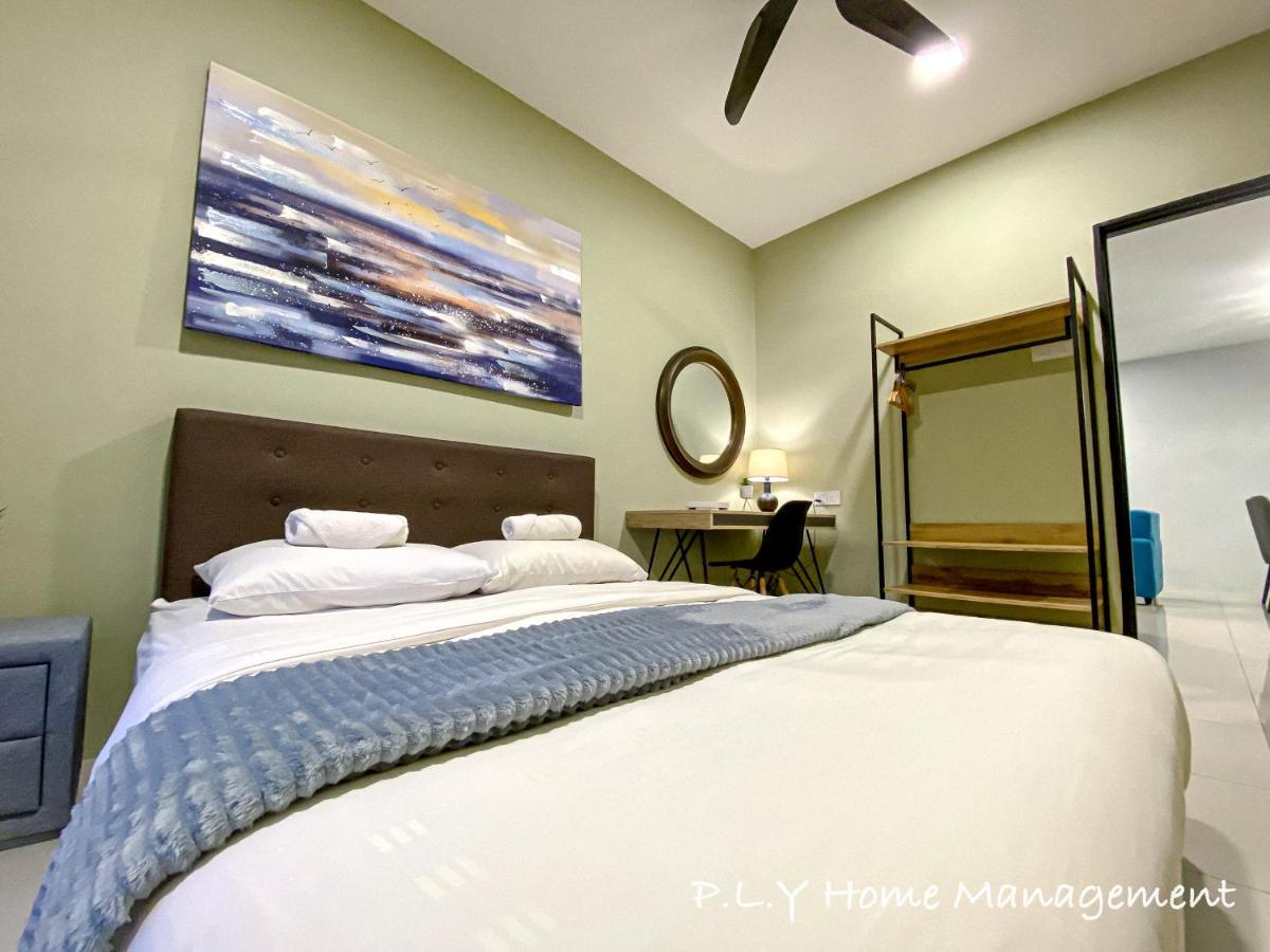 Crystal Cozy Poolview Netflix Waterpark@ Station 18 * Ipoh