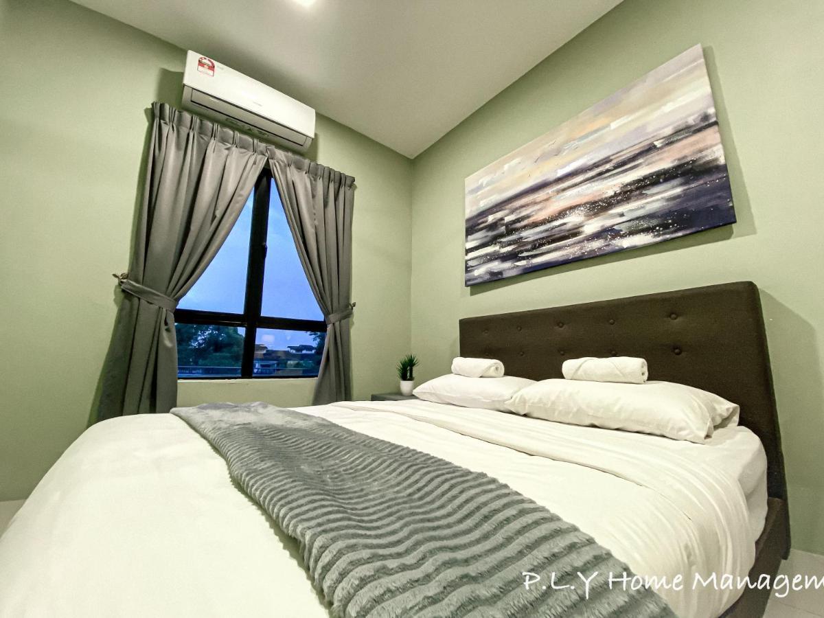 Crystal Cozy Poolview Netflix Waterpark@ Station 18 *